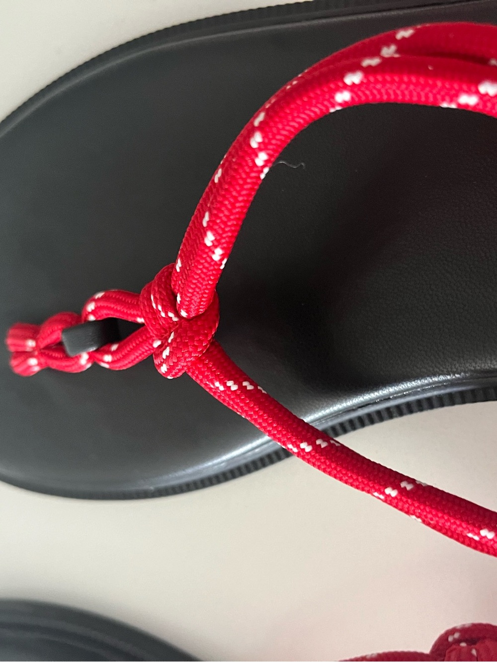 Old Navy Red Knotted Rope Thong Sandal, Sz 7, NWT - Picture 9 of 9
